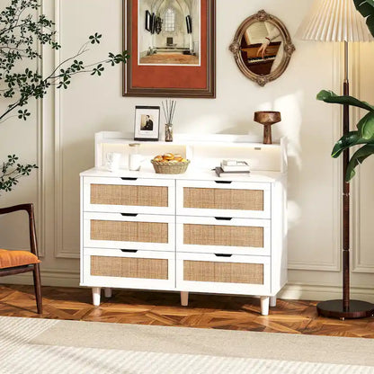 Cassettiera Accent a 6 cassetti in rattan con luci LED e presa di corrente, bianco