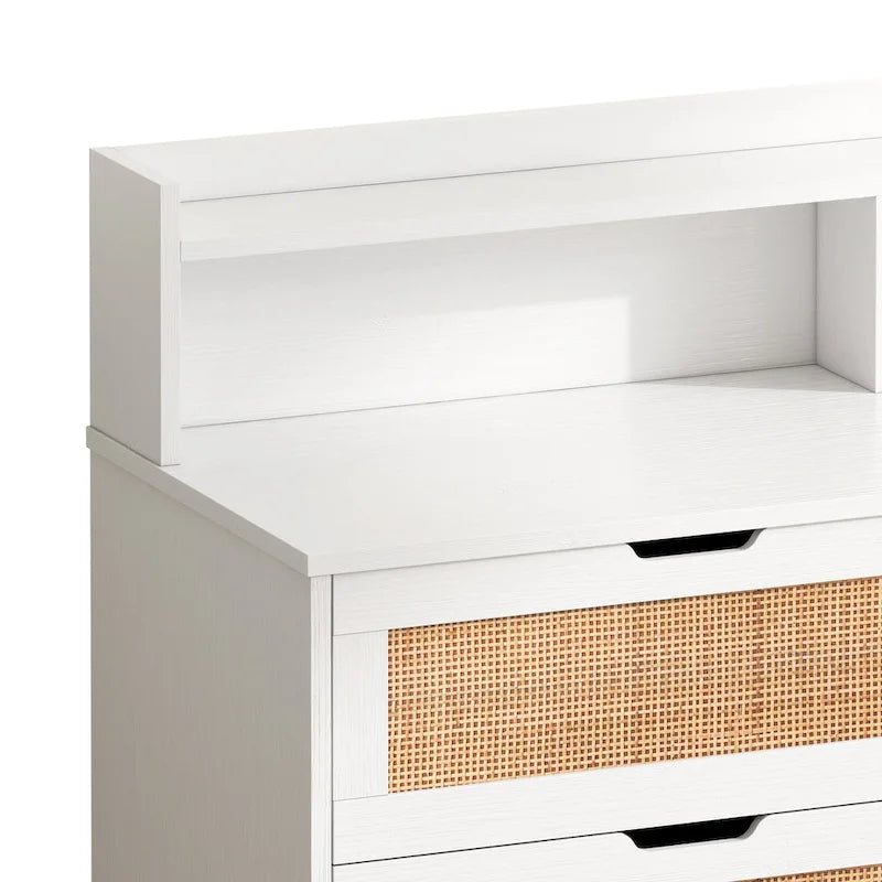 Cassettiera Accent a 6 cassetti in rattan con luci LED e presa di corrente, bianco