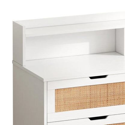 Cassettiera Accent a 6 cassetti in rattan con luci LED e presa di corrente, bianco