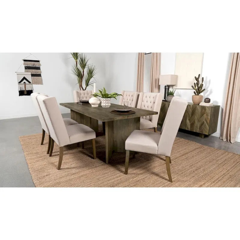 Credenza da pranzo a 3 ante in legno di mango con motivo a spina di pesce e ripiani regolabili